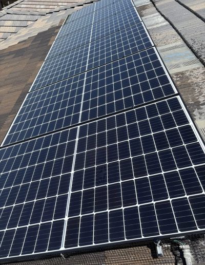 Large scale commercial solar panel cleaning for agricultural and industrial buildings in Tulare and Hanford utilizing spot-free water filtration.
